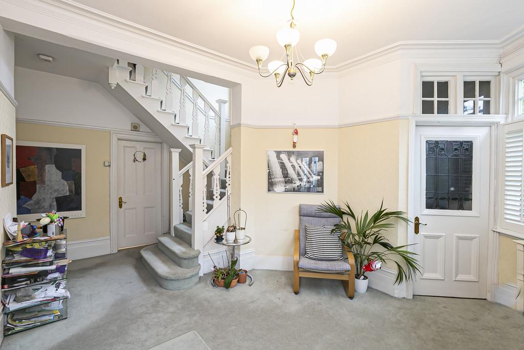 Roebuck Lane, Buckhurst Hill, IG9 5 bed semidetached house £1,150,000