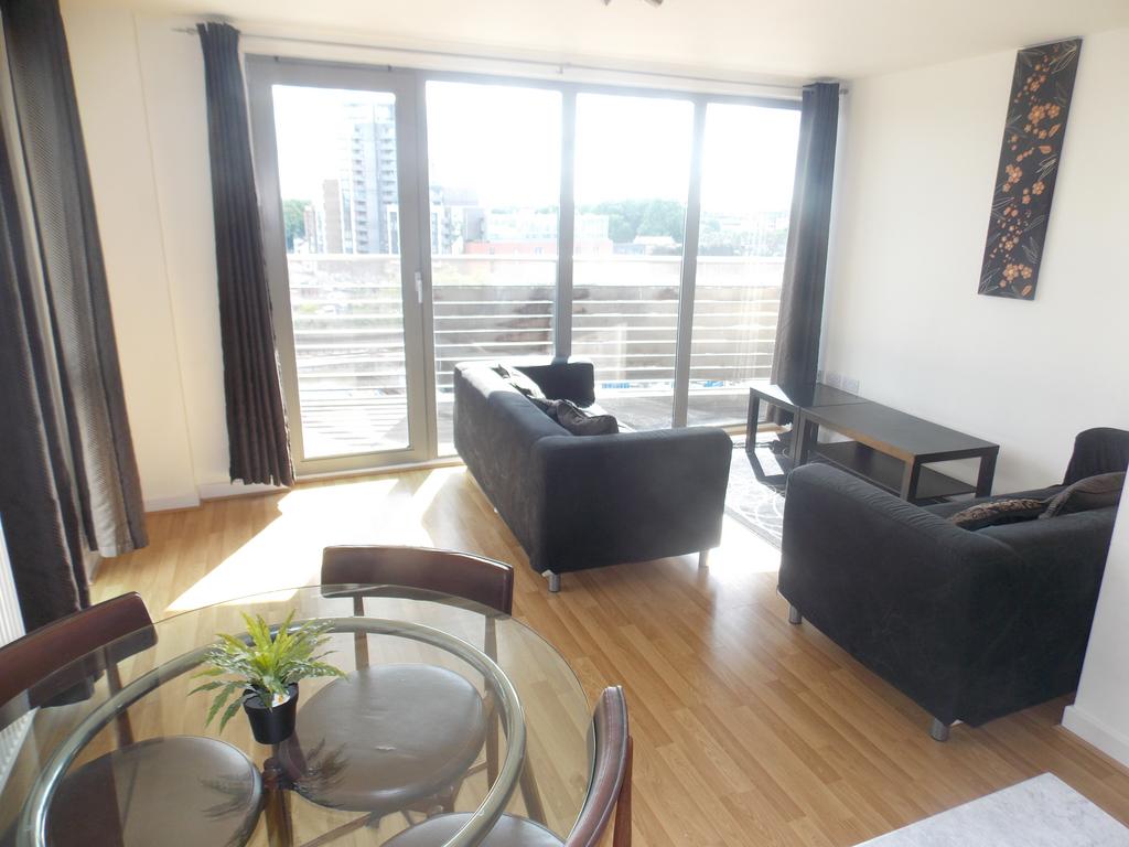 Apartment in Stratford - View 4