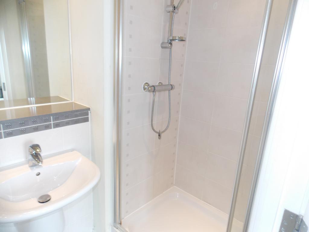 Apartment in Stratford - More