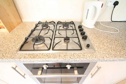 4 bedroom apartment to rent, Castle Boulevard, Lenton, England