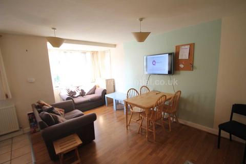 4 bedroom apartment to rent, Castle Boulevard, Lenton, England