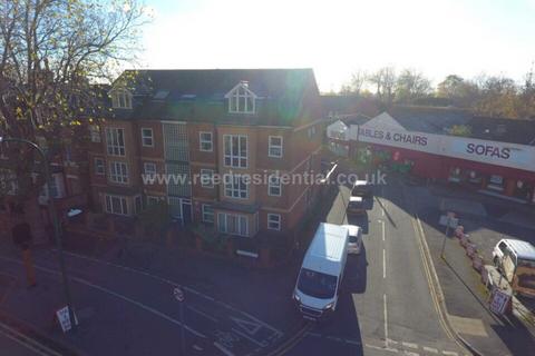 4 bedroom apartment to rent, Castle Boulevard, Lenton, England