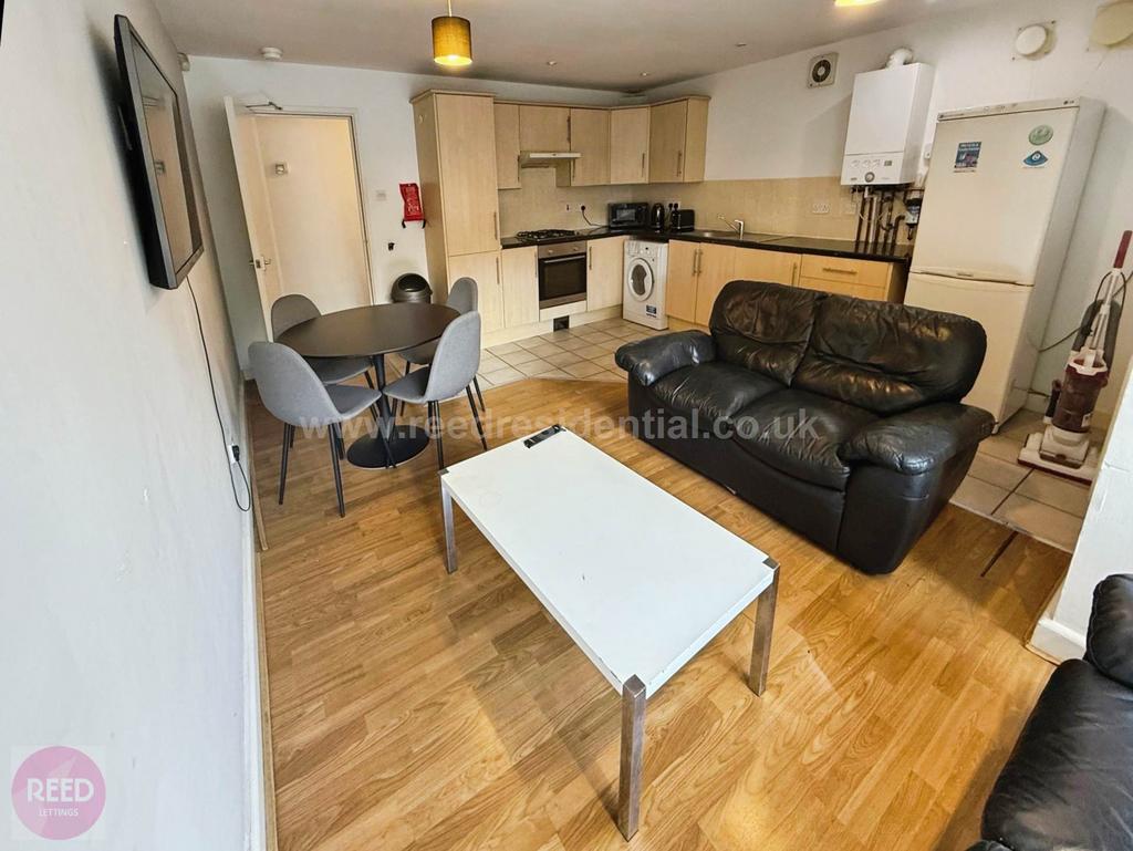 Apartment in Nottingham, Old Lenton, Lenton - View 3