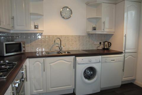 2 bedroom flat to rent, Albury Mansions, First Floor Left, AB11