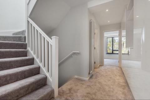 undefined, Putney, SW15 1NA