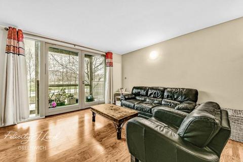 2 bedroom apartment to rent, West Parkside, Greenwich