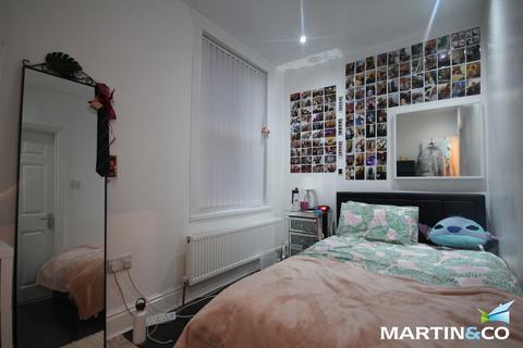 4 bedroom terraced house to rent, Wiggin Street, Edgbaston, B16