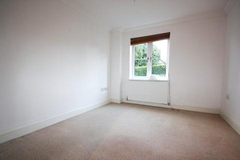 2 bedroom apartment to rent, Woodcote Valley Road, Purley