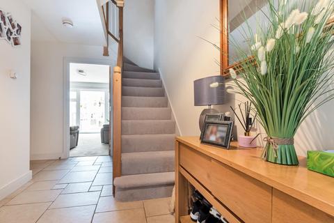 8 Rythe Close, Claygate, Esher, KT10 9DD