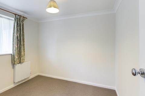 2 bedroom flat to rent, Timber Court, Horsham