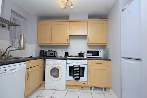 2 bedroom apartment to rent, Two bedroom flat in Downing Court, Borehamwood