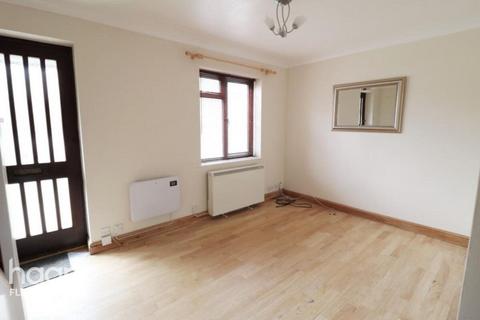 1 bedroom semi-detached house to rent, Beveren Close, Fleet