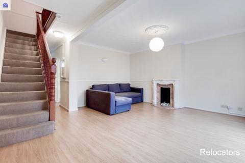 3 bedroom maisonette to rent, Alderney Road, Stepney E1