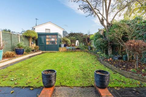 3 bedroom semi-detached bungalow to rent, French Street, Sunbury-On-Thames