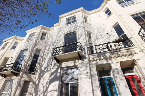 3 bedroom flat to rent, Goldsmid Road, Hove