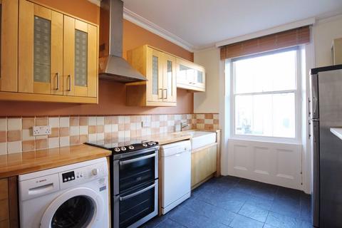 3 bedroom flat to rent, Goldsmid Road, Hove