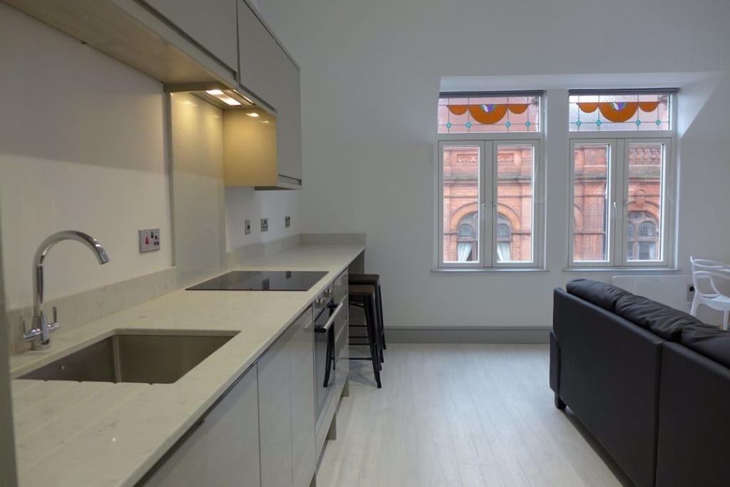 Market Street, Stourbridge 1 bed apartment £595 pcm (£137 pw)