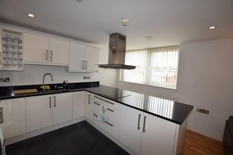 2 bedroom flat to rent, Lloyd Street, Altrincham, Greater Manchester, WA14