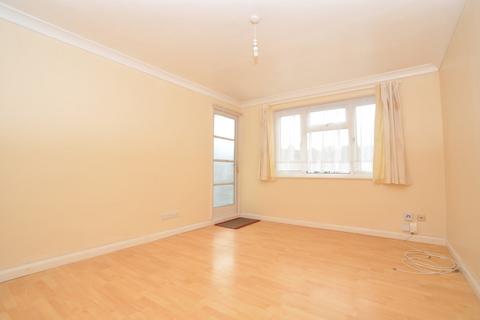 1 bedroom flat to rent, Kennedy Court, Whinbush Road, Hitchin, SG5