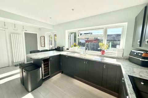 4 bedroom detached house for sale, Beverley Avenue, Canvey Island