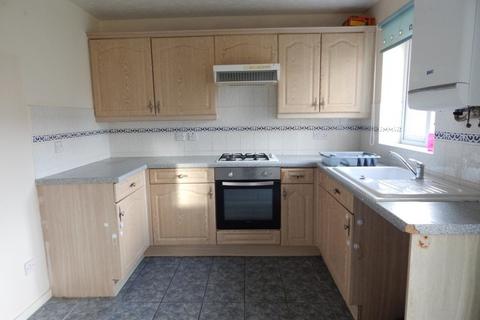 3 bedroom end of terrace house to rent, Two Oaks Avenue, Burntwood