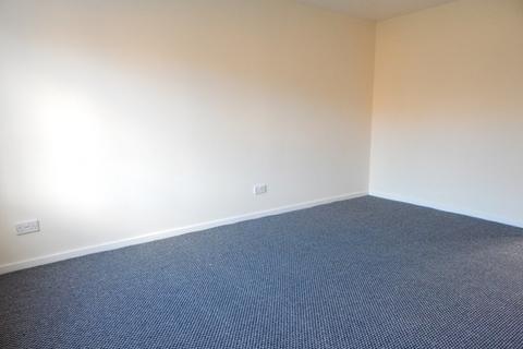 3 bedroom end of terrace house to rent, Two Oaks Avenue, Burntwood