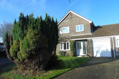 3 bedroom link detached house to rent, Fountaine Grove, South Wootton