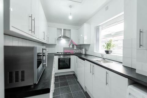7 bedroom house to rent, Broad Street, Salford,