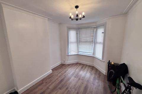 2 bedroom terraced house to rent, Skeltons Lane, Leyton, E10