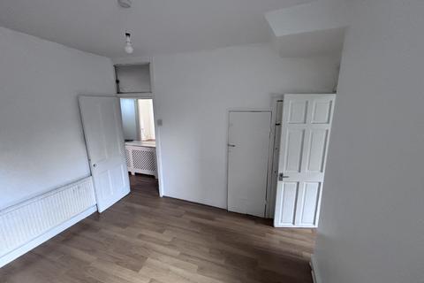 2 bedroom terraced house to rent, Skeltons Lane, Leyton, E10