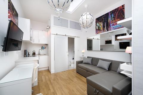 Studio to rent, Caledonian Road, N1