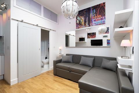 Studio to rent, Caledonian Road, N1