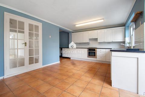 3 bedroom terraced house to rent, Frinton Road, FRINTON-ON-SEA CO13