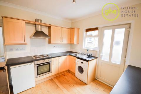 2 bedroom flat to rent, Venetian Road, Camberwell Green, London