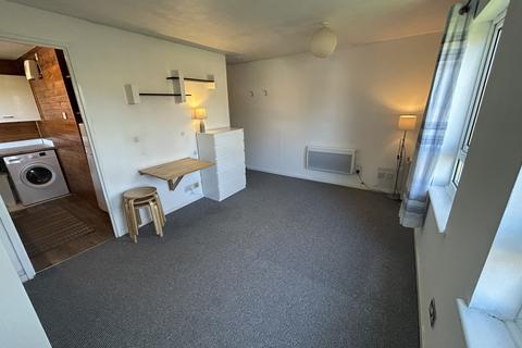 Studio to rent, Handford Way, Longwell Green, Bristol BS30