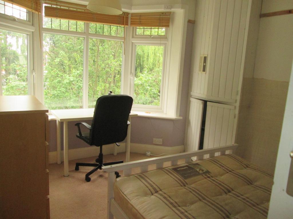 House in Southampton - View 4