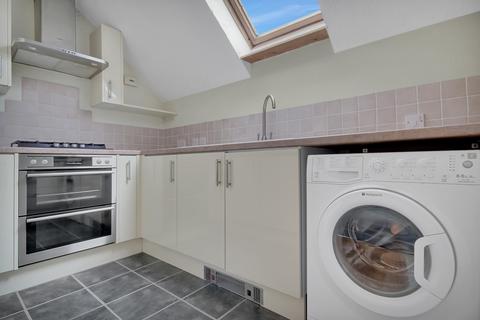 1 bedroom flat to rent, 1 bedroom First Floor Flat in Fishbourne
