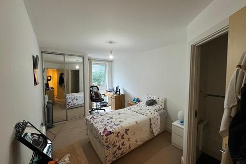 2 bedroom flat to rent, French Court, Castle Way, Southampton, SO14