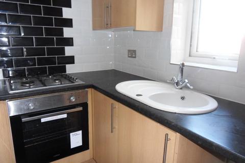 2 bedroom terraced house to rent, Prospect Terrace, Staincliffe Road, Dewsbury, West Yorkshire, WF13