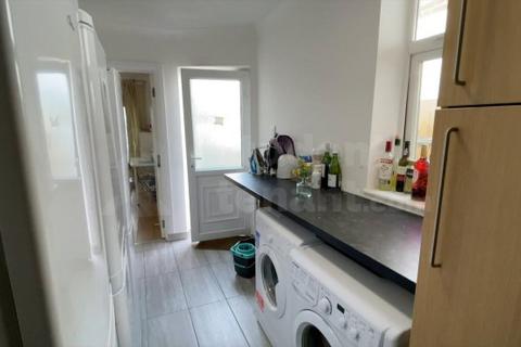 7 bedroom house share to rent - HOOK ROAD