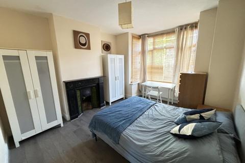 7 bedroom house share to rent, Hook Road