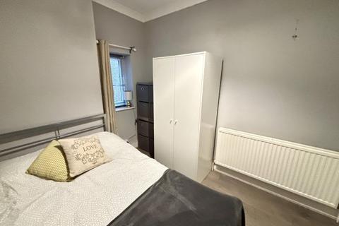 7 bedroom house share to rent, Hook Road