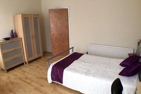 5 bedroom house to rent - Dogfield Street, Cathays, Cardiff