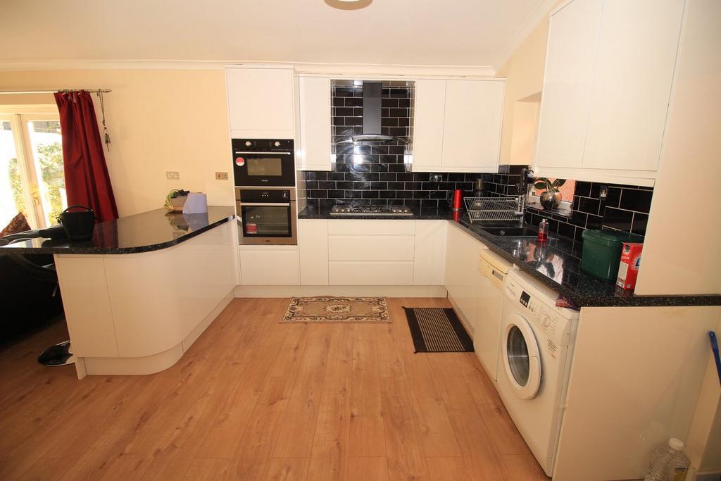 Modern Kitche N