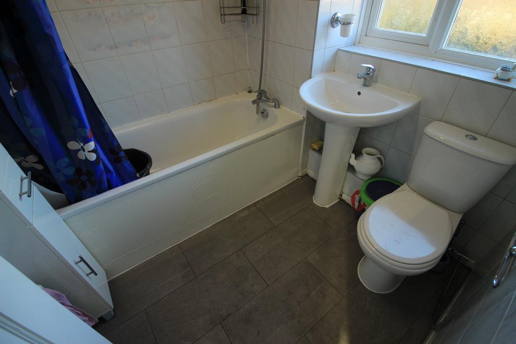 Family Bathroom Suite