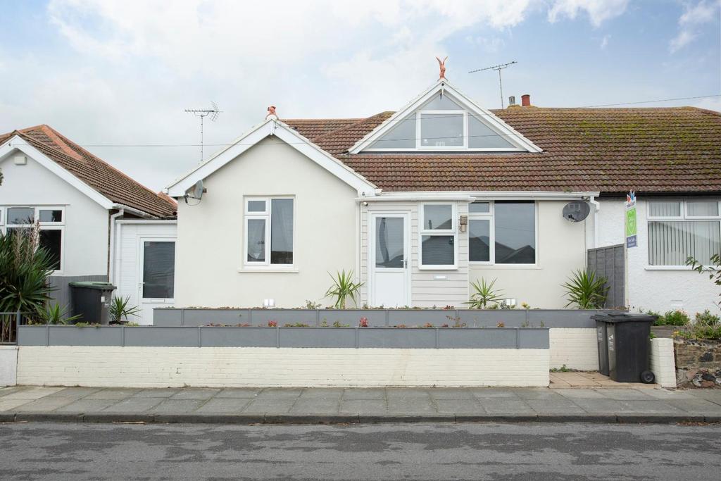 Linden Avenue, Broadstairs 4 bed semidetached house £450,000