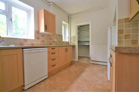 6 bedroom cottage to rent, Tillington, Petworth, West Sussex, GU28