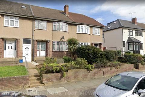 2 bedroom flat to rent, Wanstead Park Road, Ilford, IG1