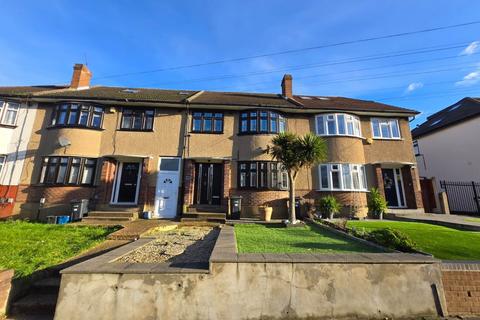 2 bedroom flat to rent, Wanstead Park Road, Ilford, IG1