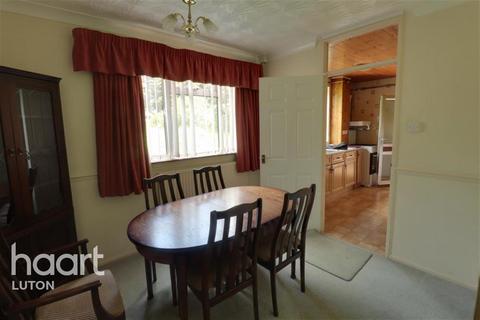 3 bedroom semi-detached house to rent, Williton Road, Luton